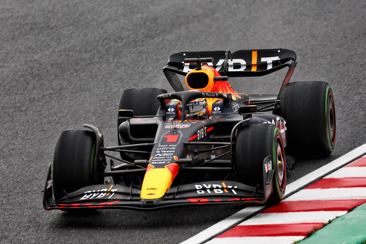 GP GIAPPONE, Max Verstappen (NLD) Red Bull Racing RB18.
07.10.2022. Formula 1 World Championship, Rd 18, Japanese Grand Prix, Suzuka, Japan, Practice Day.
 - www.xpbimages.com, EMail: requests@xpbimages.com © Copyright: Coates / XPB Images