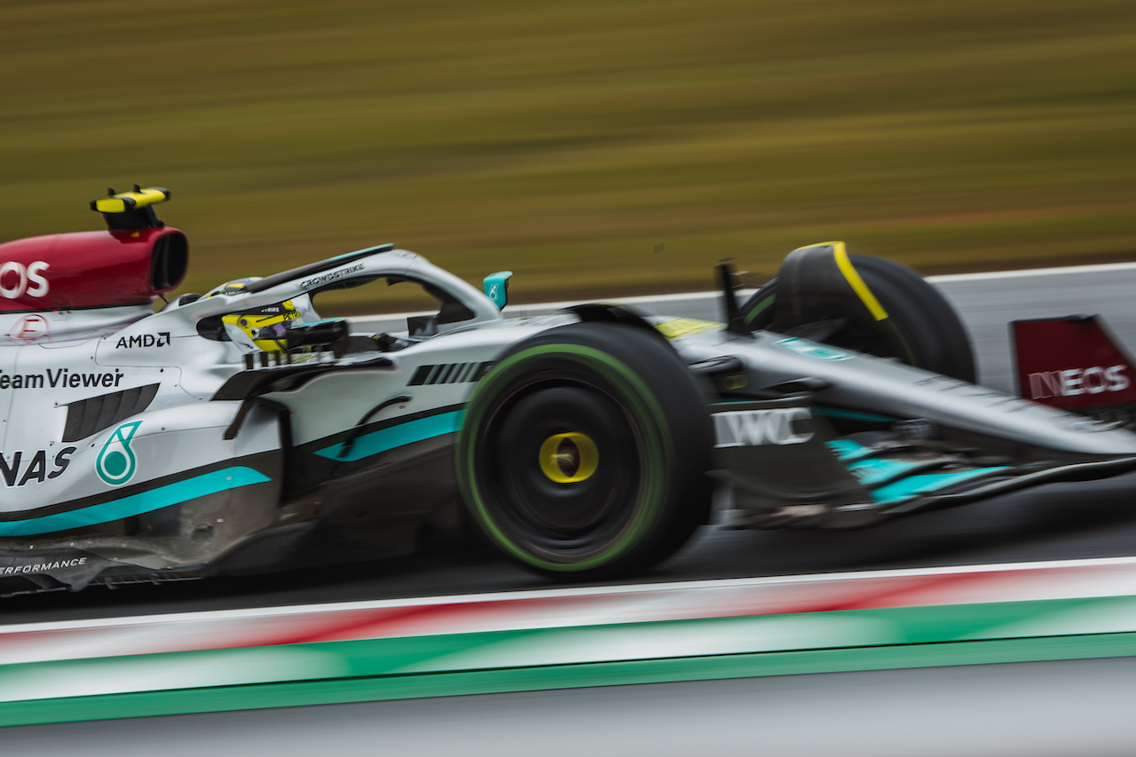 GP GIAPPONE, Lewis Hamilton (GBR) Mercedes AMG F1 W13.
07.10.2022. Formula 1 World Championship, Rd 18, Japanese Grand Prix, Suzuka, Japan, Practice Day.
- www.xpbimages.com, EMail: requests@xpbimages.com © Copyright: Bearne / XPB Images