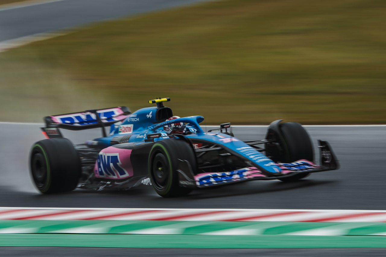 GP GIAPPONE, Esteban Ocon (FRA) Alpine F1 Team A522.
07.10.2022. Formula 1 World Championship, Rd 18, Japanese Grand Prix, Suzuka, Japan, Practice Day.
- www.xpbimages.com, EMail: requests@xpbimages.com © Copyright: Bearne / XPB Images