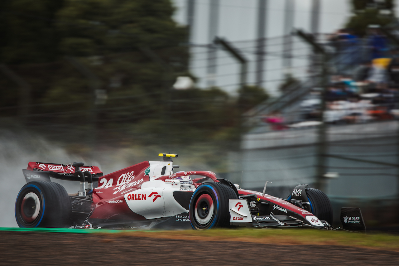 GP GIAPPONE, Guanyu Zhou (CHN) Alfa Romeo F1 Team C42.
07.10.2022. Formula 1 World Championship, Rd 18, Japanese Grand Prix, Suzuka, Japan, Practice Day.
- www.xpbimages.com, EMail: requests@xpbimages.com © Copyright: Bearne / XPB Images
