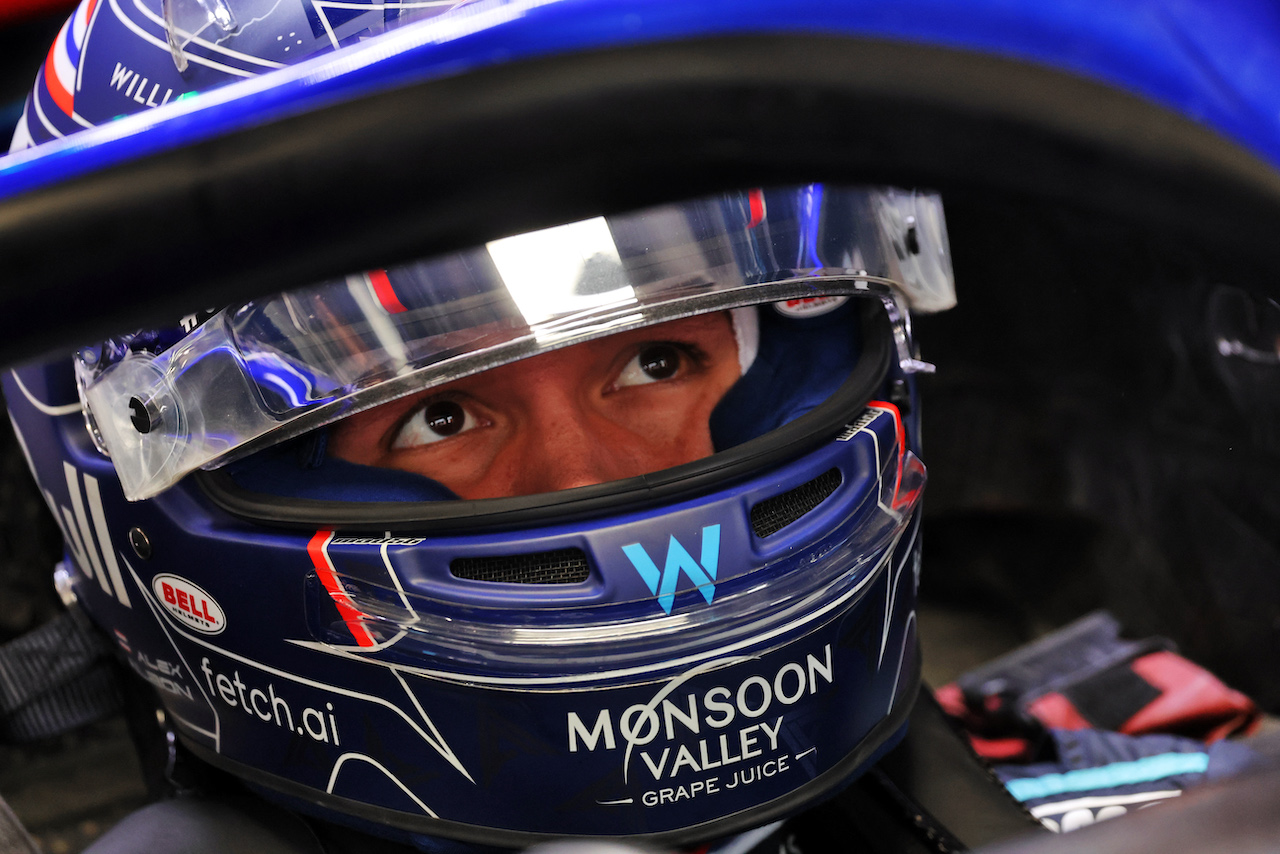 GP GIAPPONE, Alexander Albon (THA) Williams Racing FW44.
07.10.2022. Formula 1 World Championship, Rd 18, Japanese Grand Prix, Suzuka, Japan, Practice Day.
- www.xpbimages.com, EMail: requests@xpbimages.com © Copyright: Bearne / XPB Images