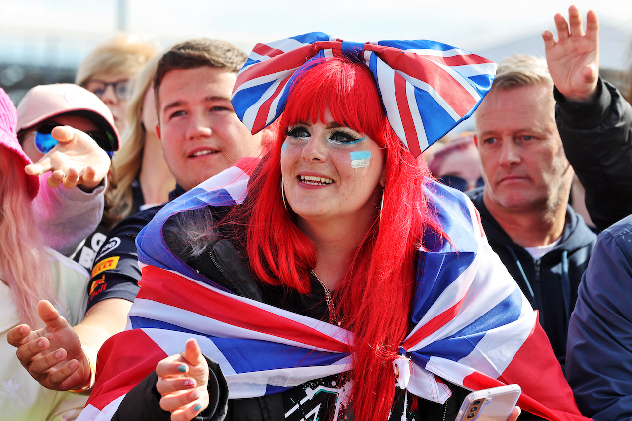 GP GRAN BRETAGNA, Circuit Atmosfera - fans.
03.07.2022. Formula 1 World Championship, Rd 10, British Grand Prix, Silverstone, England, Gara Day.
- www.xpbimages.com, EMail: requests@xpbimages.com © Copyright: Moy / XPB Images