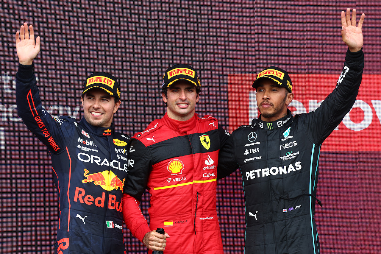 GP GRAN BRETAGNA, 1st place Carlos Sainz Jr (ESP) Ferrari F1-75, with 2nd place Sergio Perez (MEX) Red Bull Racing RB18 e 3rd place Lewis Hamilton (GBR) Mercedes AMG F1 W13.
03.07.2022. Formula 1 World Championship, Rd 10, British Grand Prix, Silverstone, England, Gara Day.
- www.xpbimages.com, EMail: requests@xpbimages.com ¬© Copyright: Batchelor / XPB Images