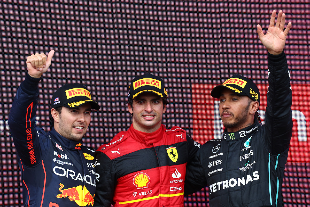 GP GRAN BRETAGNA, 1st place Carlos Sainz Jr (ESP) Ferrari F1-75, with 2nd place Sergio Perez (MEX) Red Bull Racing RB18 e 3rd place Lewis Hamilton (GBR) Mercedes AMG F1 W13.
03.07.2022. Formula 1 World Championship, Rd 10, British Grand Prix, Silverstone, England, Gara Day.
- www.xpbimages.com, EMail: requests@xpbimages.com © Copyright: Batchelor / XPB Images