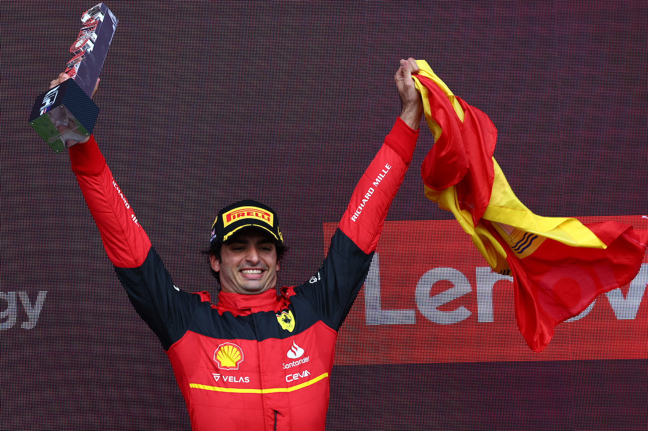 GP GRAN BRETAGNA, 1st place Carlos Sainz Jr (ESP) Ferrari F1-75.
03.07.2022. Formula 1 World Championship, Rd 10, British Grand Prix, Silverstone, England, Gara Day.
- www.xpbimages.com, EMail: requests@xpbimages.com ¬© Copyright: Batchelor / XPB Images
