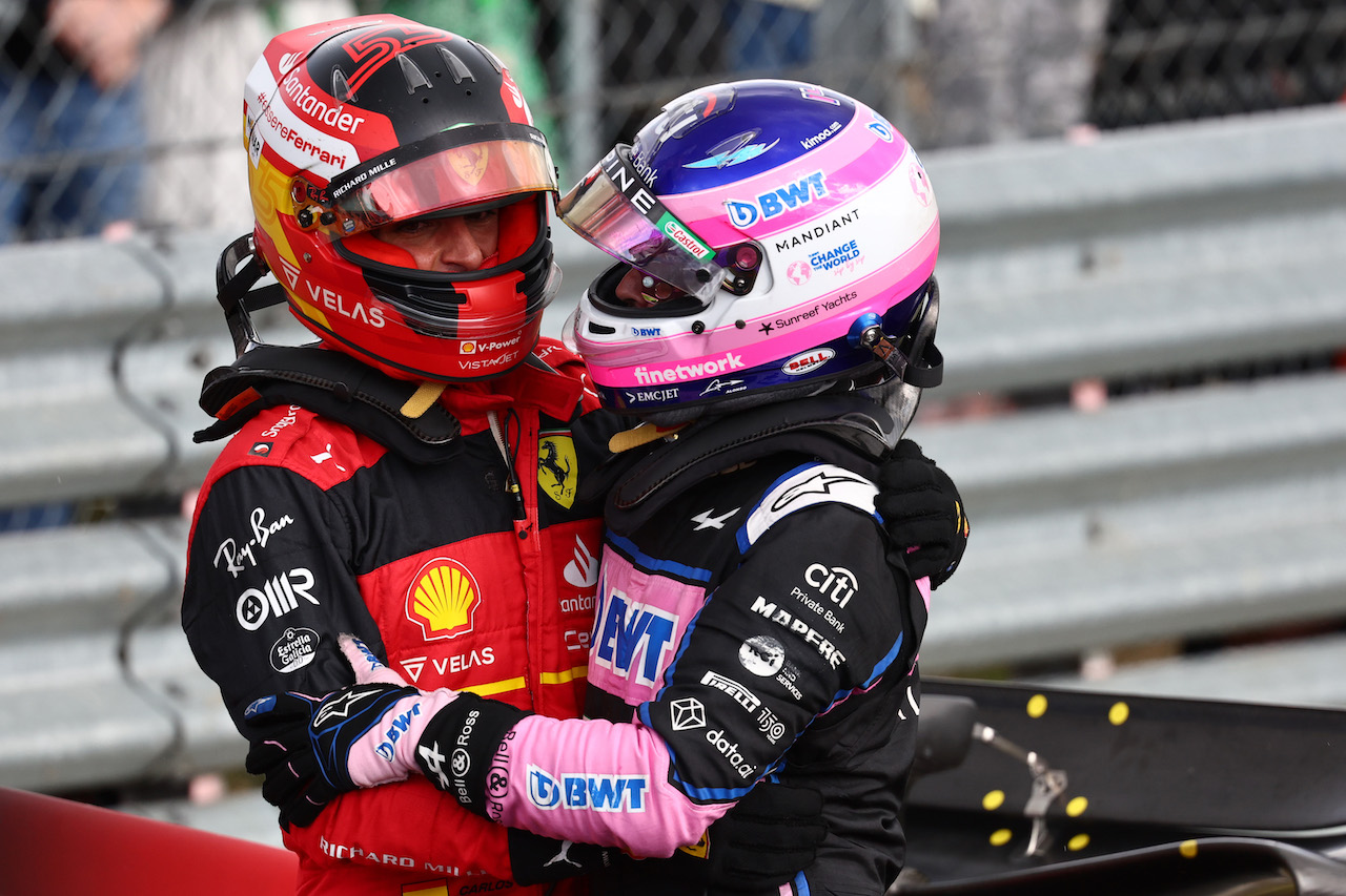 GP GRAN BRETAGNA, 1st place Carlos Sainz Jr (ESP) Ferrari F1-75 e Fernando Alonso (ESP) Alpine F1 Team A522.
03.07.2022. Formula 1 World Championship, Rd 10, British Grand Prix, Silverstone, England, Gara Day.
- www.xpbimages.com, EMail: requests@xpbimages.com ¬© Copyright: Batchelor / XPB Images