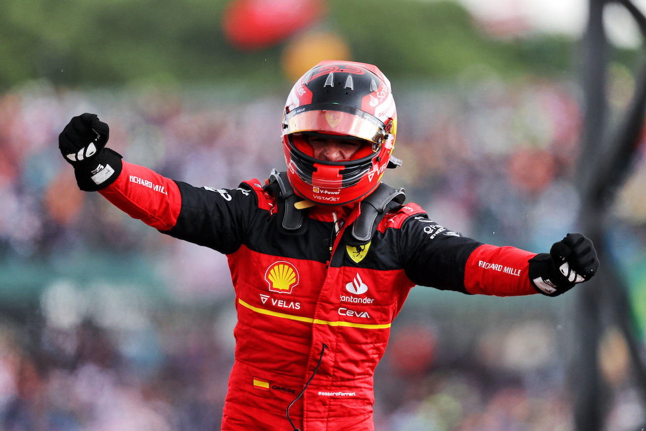 GP GRAN BRETAGNA, Gara winner Carlos Sainz Jr (ESP) Ferrari celebrates in parc ferme.
03.07.2022. Formula 1 World Championship, Rd 10, British Grand Prix, Silverstone, England, Gara Day.
- www.xpbimages.com, EMail: requests@xpbimages.com © Copyright: Moy / XPB Images