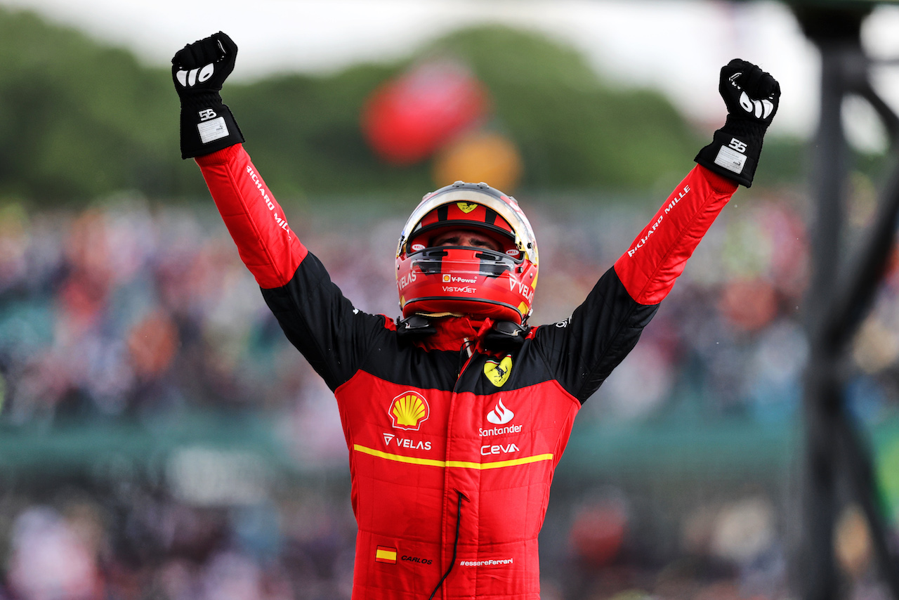 GP GRAN BRETAGNA, Gara winner Carlos Sainz Jr (ESP) Ferrari celebrates in parc ferme.
03.07.2022. Formula 1 World Championship, Rd 10, British Grand Prix, Silverstone, England, Gara Day.
- www.xpbimages.com, EMail: requests@xpbimages.com © Copyright: Moy / XPB Images