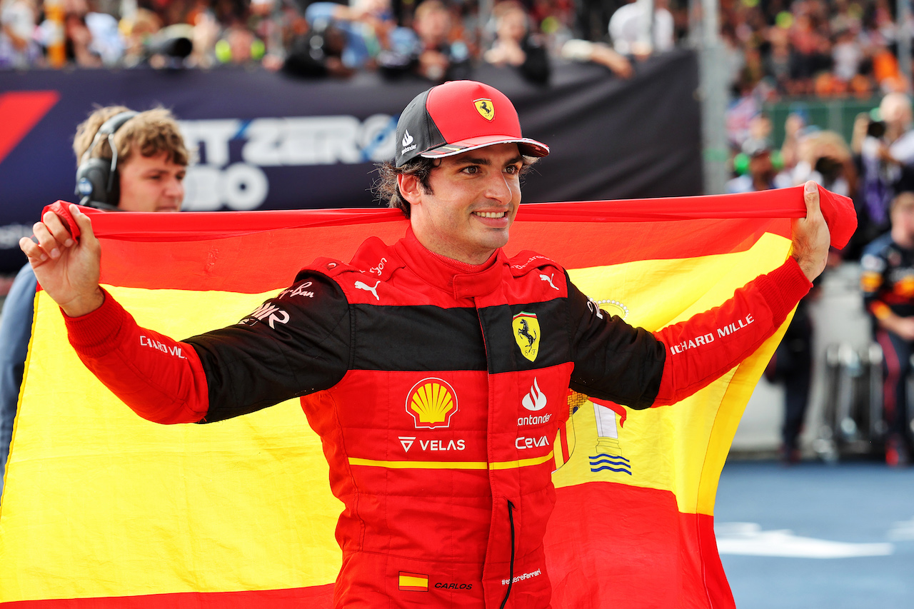 GP GRAN BRETAGNA, Gara winner Carlos Sainz Jr (ESP) Ferrari celebrates in parc ferme.
03.07.2022. Formula 1 World Championship, Rd 10, British Grand Prix, Silverstone, England, Gara Day.
- www.xpbimages.com, EMail: requests@xpbimages.com © Copyright: Davenport / XPB Images