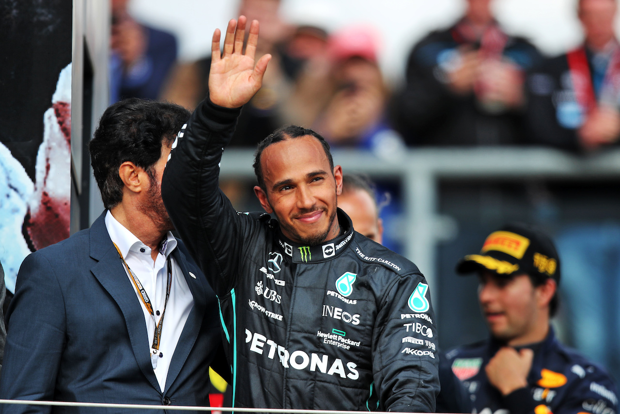 GP GRAN BRETAGNA, Lewis Hamilton (GBR) Mercedes AMG F1 celebrates his third position on the podium.
03.07.2022. Formula 1 World Championship, Rd 10, British Grand Prix, Silverstone, England, Gara Day.
 - www.xpbimages.com, EMail: requests@xpbimages.com © Copyright: Coates / XPB Images