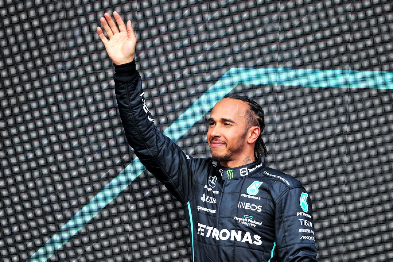 GP GRAN BRETAGNA, Lewis Hamilton (GBR) Mercedes AMG F1 celebrates his third position on the podium.
03.07.2022. Formula 1 World Championship, Rd 10, British Grand Prix, Silverstone, England, Gara Day.
 - www.xpbimages.com, EMail: requests@xpbimages.com © Copyright: Coates / XPB Images