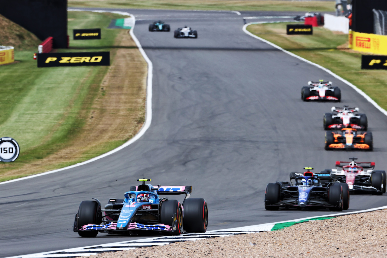 GP GRAN BRETAGNA, Esteban Ocon (FRA) Alpine F1 Team A522.
03.07.2022. Formula 1 World Championship, Rd 10, British Grand Prix, Silverstone, England, Gara Day.
- www.xpbimages.com, EMail: requests@xpbimages.com © Copyright: Davenport / XPB Images