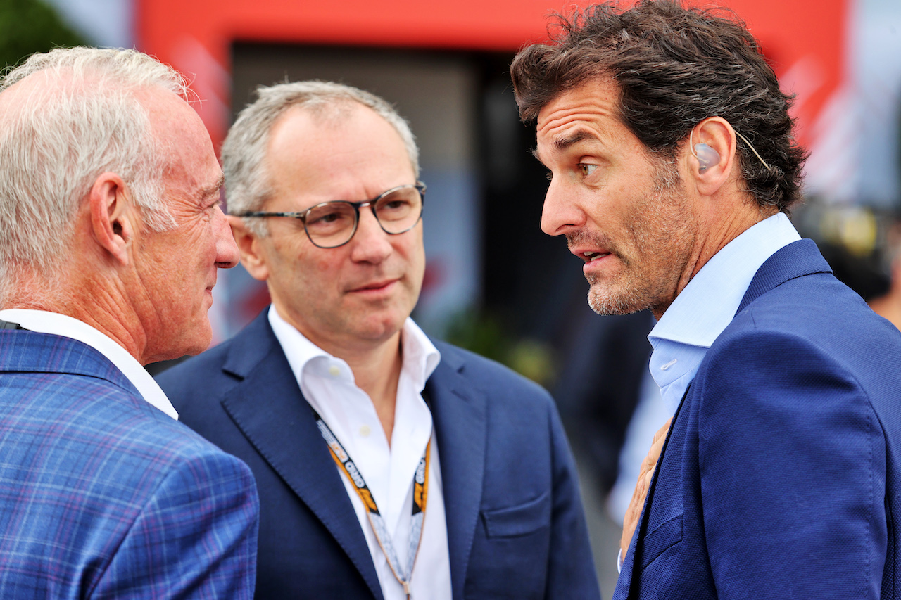 GP GRAN BRETAGNA, (L to R): Greg Maffei (USA) Liberty Media Corporation President e Chief Executive Officer with Stefano Domenicali (ITA) Formula One President e CEO e Mark Webber (AUS) Channel 4 Presenter.
03.07.2022. Formula 1 World Championship, Rd 10, British Grand Prix, Silverstone, England, Gara Day.
- www.xpbimages.com, EMail: requests@xpbimages.com © Copyright: Davenport / XPB Images