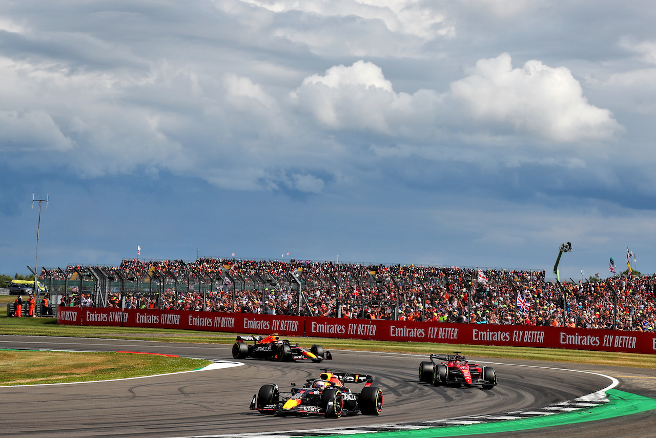 GP GRAN BRETAGNA, Max Verstappen (NLD) Red Bull Racing RB18.
03.07.2022. Formula 1 World Championship, Rd 10, British Grand Prix, Silverstone, England, Gara Day.
 - www.xpbimages.com, EMail: requests@xpbimages.com © Copyright: Coates / XPB Images