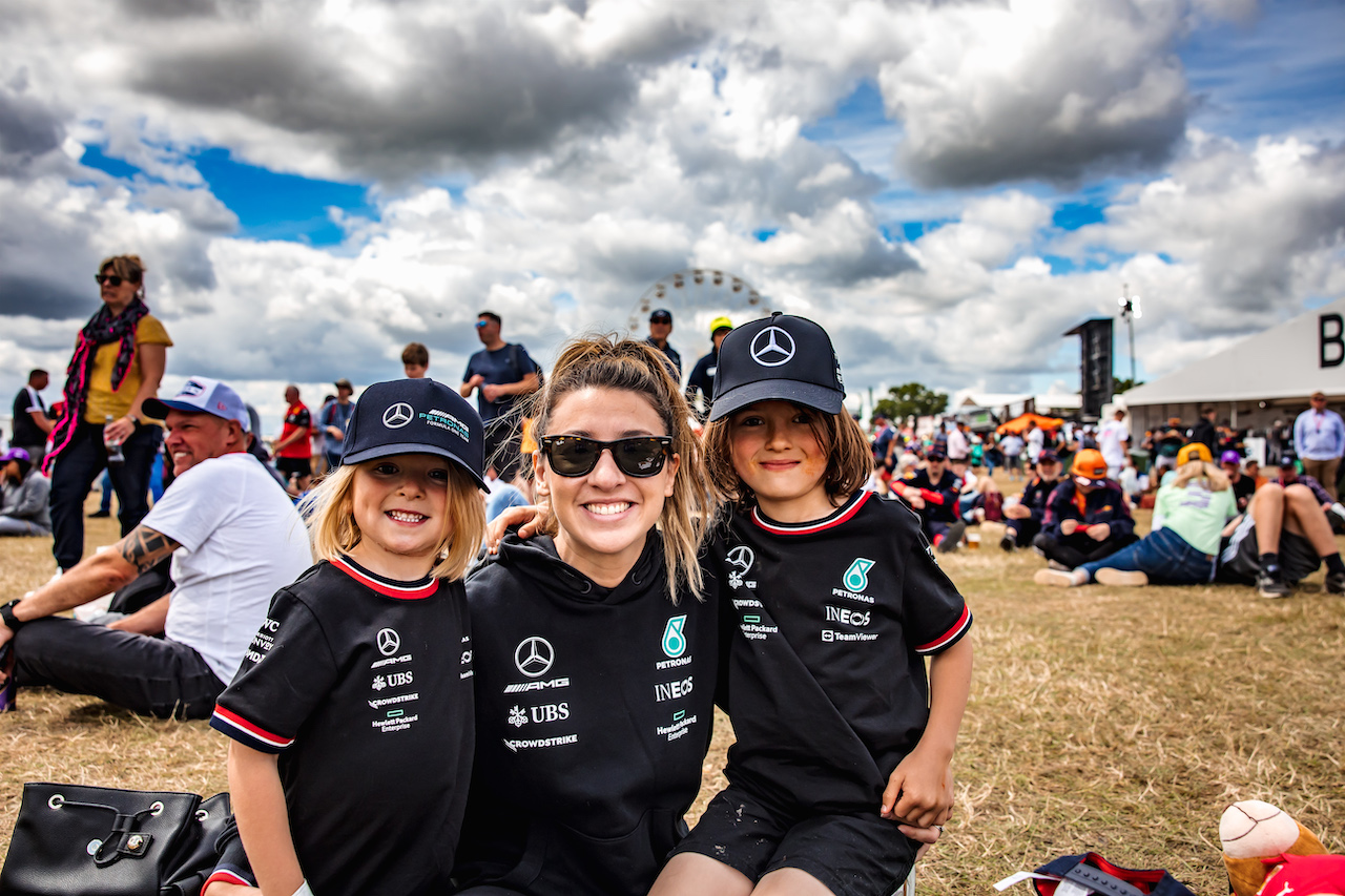 GP GRAN BRETAGNA, Circuit Atmosfera - race fans.
03.07.2022. Formula 1 World Championship, Rd 10, British Grand Prix, Silverstone, England, Gara Day.
- www.xpbimages.com, EMail: requests@xpbimages.com © Copyright: Bearne / XPB Images