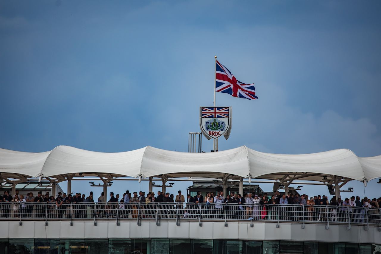GP GRAN BRETAGNA, Circuit Atmosfera - BRDC building.
03.07.2022. Formula 1 World Championship, Rd 10, British Grand Prix, Silverstone, England, Gara Day.
- www.xpbimages.com, EMail: requests@xpbimages.com © Copyright: Bearne / XPB Images