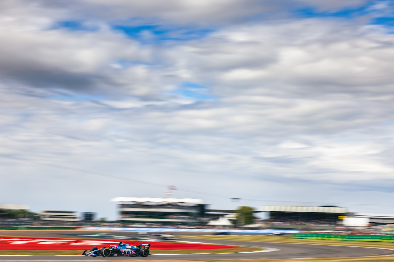 GP GRAN BRETAGNA, Fernando Alonso (ESP) Alpine F1 Team A522.
03.07.2022. Formula 1 World Championship, Rd 10, British Grand Prix, Silverstone, England, Gara Day.
- www.xpbimages.com, EMail: requests@xpbimages.com © Copyright: Bearne / XPB Images