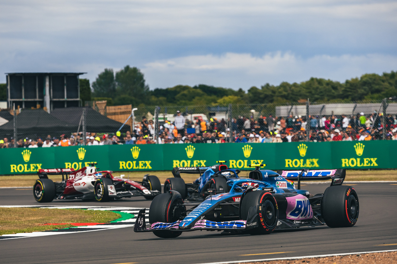 GP GRAN BRETAGNA, Esteban Ocon (FRA) Alpine F1 Team A522.
03.07.2022. Formula 1 World Championship, Rd 10, British Grand Prix, Silverstone, England, Gara Day.
- www.xpbimages.com, EMail: requests@xpbimages.com © Copyright: Bearne / XPB Images