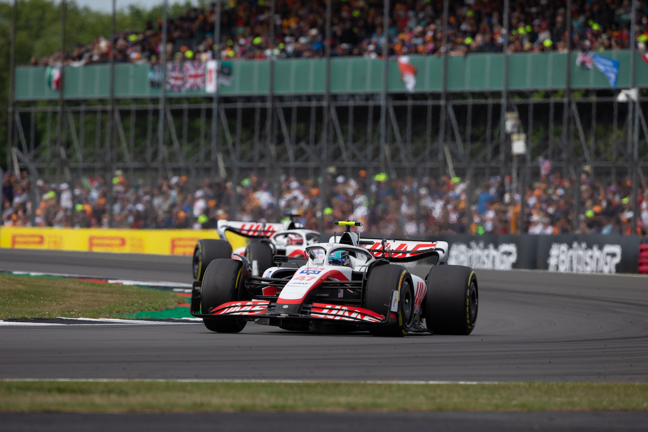 GP GRAN BRETAGNA, Mick Schumacher (GER) Haas VF-22.
03.07.2022. Formula 1 World Championship, Rd 10, British Grand Prix, Silverstone, England, Gara Day.
- www.xpbimages.com, EMail: requests@xpbimages.com © Copyright: Rew / XPB Images