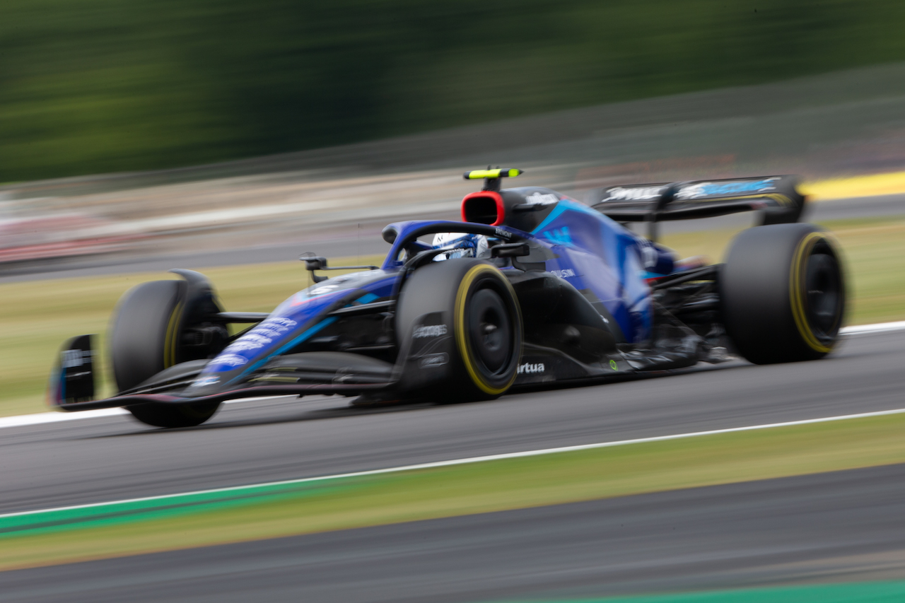GP GRAN BRETAGNA, Nicholas Latifi (CDN) Williams Racing FW44.
03.07.2022. Formula 1 World Championship, Rd 10, British Grand Prix, Silverstone, England, Gara Day.
- www.xpbimages.com, EMail: requests@xpbimages.com © Copyright: Rew / XPB Images