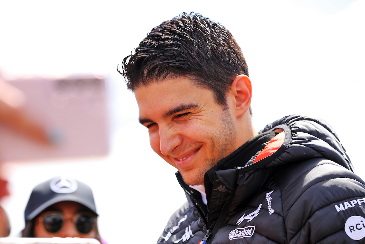 GP GRAN BRETAGNA, Esteban Ocon (FRA) Alpine F1 Team.
03.07.2022. Formula 1 World Championship, Rd 10, British Grand Prix, Silverstone, England, Gara Day.
- www.xpbimages.com, EMail: requests@xpbimages.com © Copyright: Rew / XPB Images