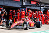 GP GRAN BRETAGNA, Carlos Sainz Jr (ESP) Ferrari F1-75 makes a pit stop.
03.07.2022. Formula 1 World Championship, Rd 10, British Grand Prix, Silverstone, England, Gara Day.
- www.xpbimages.com, EMail: requests@xpbimages.com © Copyright: Batchelor / XPB Images