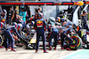 GP GRAN BRETAGNA, Max Verstappen (NLD) Red Bull Racing RB18 makes a pit stop.
03.07.2022. Formula 1 World Championship, Rd 10, British Grand Prix, Silverstone, England, Gara Day.
- www.xpbimages.com, EMail: requests@xpbimages.com © Copyright: Batchelor / XPB Images