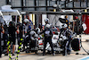 GP GRAN BRETAGNA, Pierre Gasly (FRA) AlphaTauri AT03 makes a pit stop e retires from the race.
03.07.2022. Formula 1 World Championship, Rd 10, British Grand Prix, Silverstone, England, Gara Day.
- www.xpbimages.com, EMail: requests@xpbimages.com © Copyright: Batchelor / XPB Images