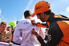 GP GRAN BRETAGNA, Daniel Ricciardo (AUS) McLaren signs his autograph for George Russell (GBR) Mercedes AMG F1.
03.07.2022. Formula 1 World Championship, Rd 10, British Grand Prix, Silverstone, England, Gara Day.
- www.xpbimages.com, EMail: requests@xpbimages.com © Copyright: Moy / XPB Images
