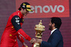 GP GRAN BRETAGNA, 1st place Carlos Sainz Jr (ESP) Ferrari F1-75 with Mohammed Bin Sulayem (UAE).
03.07.2022. Formula 1 World Championship, Rd 10, British Grand Prix, Silverstone, England, Gara Day.
- www.xpbimages.com, EMail: requests@xpbimages.com © Copyright: Batchelor / XPB Images