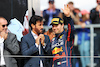 GP GRAN BRETAGNA, Sergio Perez (MEX) Red Bull Racing celebrates his second position on the podium.
03.07.2022. Formula 1 World Championship, Rd 10, British Grand Prix, Silverstone, England, Gara Day.
- www.xpbimages.com, EMail: requests@xpbimages.com © Copyright: Moy / XPB Images