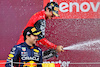 GP GRAN BRETAGNA, Gara winner Carlos Sainz Jr (ESP) Ferrari celebrates on the podium with Sergio Perez (MEX) Red Bull Racing.
03.07.2022. Formula 1 World Championship, Rd 10, British Grand Prix, Silverstone, England, Gara Day.
- www.xpbimages.com, EMail: requests@xpbimages.com © Copyright: Moy / XPB Images
