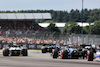 GP GRAN BRETAGNA, Yuki Tsunoda (JPN) AlphaTauri AT03 e Nicholas Latifi (CDN) Williams Racing FW44.
03.07.2022. Formula 1 World Championship, Rd 10, British Grand Prix, Silverstone, England, Gara Day.
- www.xpbimages.com, EMail: requests@xpbimages.com © Copyright: Davenport / XPB Images
