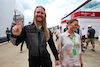 GP GRAN BRETAGNA, (L to R): Sam Ryder (GBR) Singer with his parnter Lois Gaskin-Barber (GBR).
03.07.2022. Formula 1 World Championship, Rd 10, British Grand Prix, Silverstone, England, Gara Day.
 - www.xpbimages.com, EMail: requests@xpbimages.com © Copyright: Coates / XPB Images