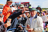GP GRAN BRETAGNA, Jackie Stewart (GBR) with fans.
03.07.2022. Formula 1 World Championship, Rd 10, British Grand Prix, Silverstone, England, Gara Day.
- www.xpbimages.com, EMail: requests@xpbimages.com © Copyright: Moy / XPB Images