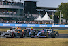 GP GRAN BRETAGNA, Fernando Alonso (ESP) Alpine F1 Team A522 e Pierre Gasly (FRA) AlphaTauri AT03.
03.07.2022. Formula 1 World Championship, Rd 10, British Grand Prix, Silverstone, England, Gara Day.
- www.xpbimages.com, EMail: requests@xpbimages.com © Copyright: Bearne / XPB Images