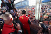 GP GRAN BRETAGNA, Gara winner Carlos Sainz Jr (ESP) Ferrari with fans.
03.07.2022. Formula 1 World Championship, Rd 10, British Grand Prix, Silverstone, England, Gara Day.
- www.xpbimages.com, EMail: requests@xpbimages.com © Copyright: Rew / XPB Images