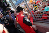 GP GRAN BRETAGNA, Gara winner Carlos Sainz Jr (ESP) Ferrari with fans.
03.07.2022. Formula 1 World Championship, Rd 10, British Grand Prix, Silverstone, England, Gara Day.
- www.xpbimages.com, EMail: requests@xpbimages.com © Copyright: Rew / XPB Images