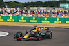 GP GRAN BRETAGNA, Max Verstappen (NLD) Red Bull Racing RB18.
03.07.2022. Formula 1 World Championship, Rd 10, British Grand Prix, Silverstone, England, Gara Day.
- www.xpbimages.com, EMail: requests@xpbimages.com © Copyright: Bearne / XPB Images