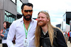 GP GRAN BRETAGNA, (L to R): Rylan Clark (GBR) TV Presenter with Sam Ryder (GBR) Singer.
03.07.2022. Formula 1 World Championship, Rd 10, British Grand Prix, Silverstone, England, Gara Day.
- www.xpbimages.com, EMail: requests@xpbimages.com © Copyright: Batchelor / XPB Images