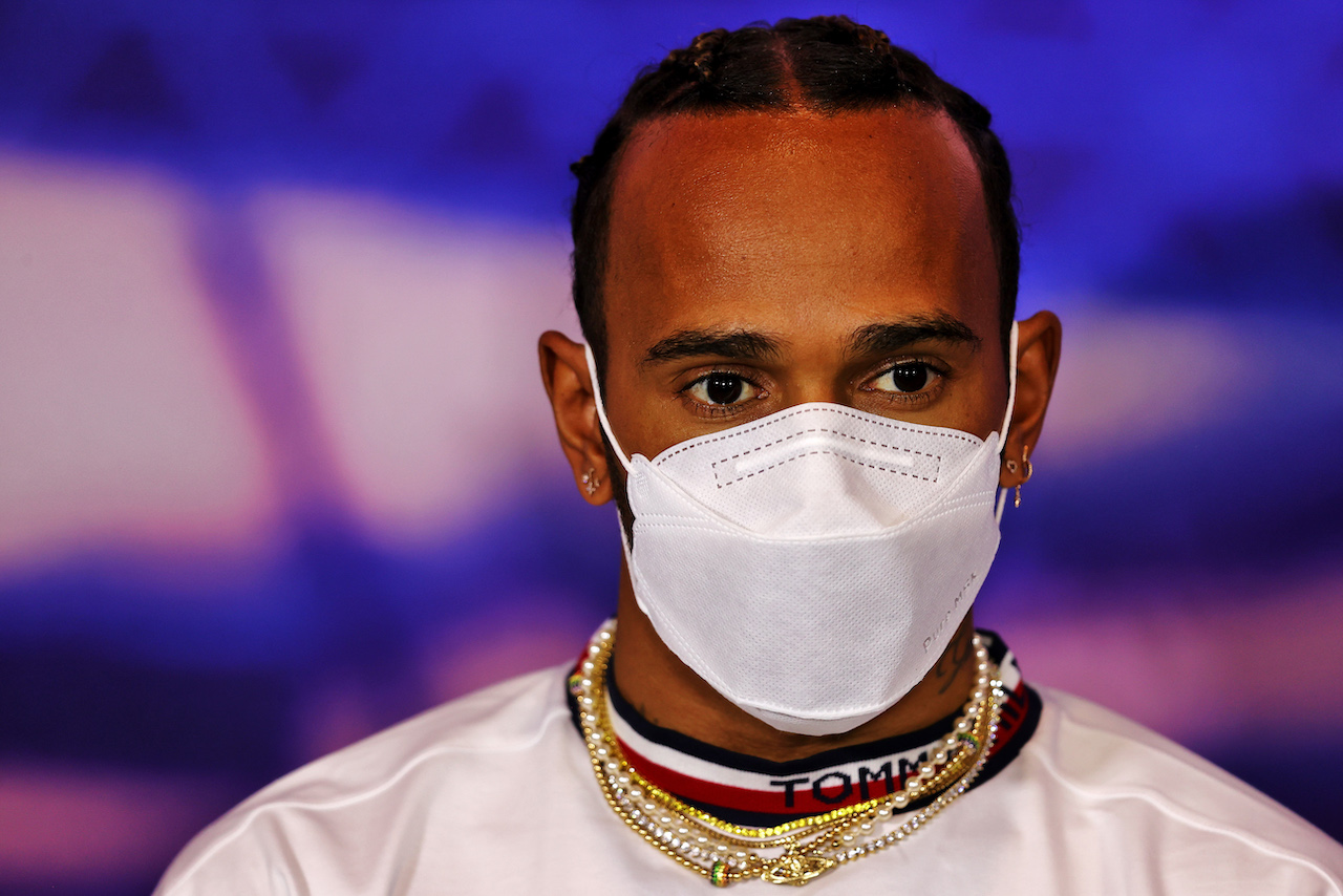 GP GRAN BRETAGNA, Lewis Hamilton (GBR) Mercedes AMG F1  in the FIA Press Conference.
30.06.2022. Formula 1 World Championship, Rd 10, British Grand Prix, Silverstone, England, Preparation Day.
- www.xpbimages.com, EMail: requests@xpbimages.com © Copyright: Moy / XPB Images