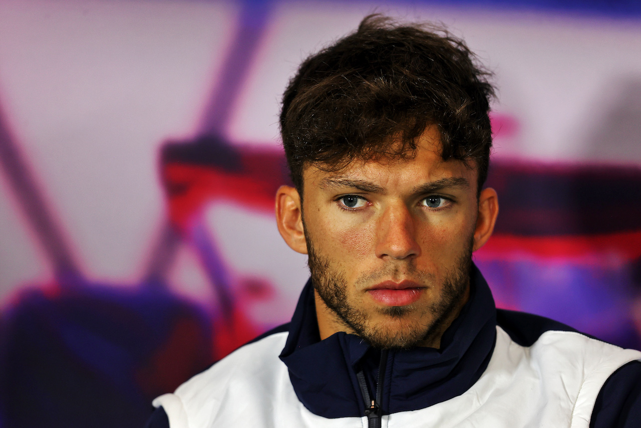 GP GRAN BRETAGNA, Pierre Gasly (FRA) AlphaTauri in the FIA Press Conference.
30.06.2022. Formula 1 World Championship, Rd 10, British Grand Prix, Silverstone, England, Preparation Day.
- www.xpbimages.com, EMail: requests@xpbimages.com © Copyright: Moy / XPB Images