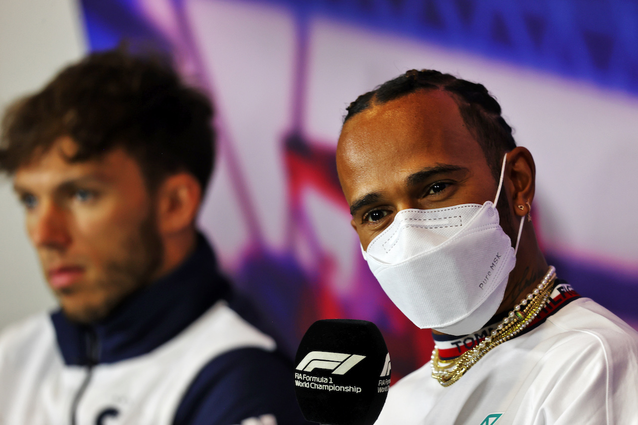 GP GRAN BRETAGNA, Lewis Hamilton (GBR) Mercedes AMG F1  in the FIA Press Conference.
30.06.2022. Formula 1 World Championship, Rd 10, British Grand Prix, Silverstone, England, Preparation Day.
- www.xpbimages.com, EMail: requests@xpbimages.com © Copyright: Moy / XPB Images