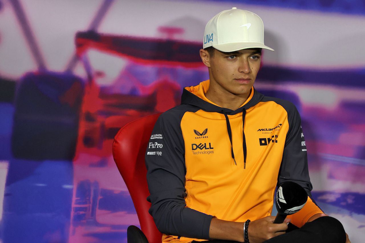 GP GRAN BRETAGNA, Lando Norris (GBR) McLaren in the FIA Press Conference.
30.06.2022. Formula 1 World Championship, Rd 10, British Grand Prix, Silverstone, England, Preparation Day.
- www.xpbimages.com, EMail: requests@xpbimages.com © Copyright: Moy / XPB Images