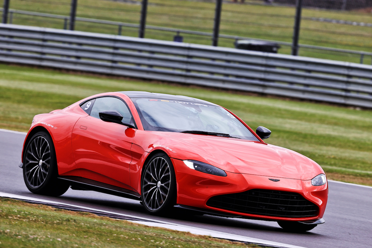 GP GRAN BRETAGNA, Aston Martin Vantage - Pirelli Hot Laps.
30.06.2022. Formula 1 World Championship, Rd 10, British Grand Prix, Silverstone, England, Preparation Day.
- www.xpbimages.com, EMail: requests@xpbimages.com © Copyright: Moy / XPB Images