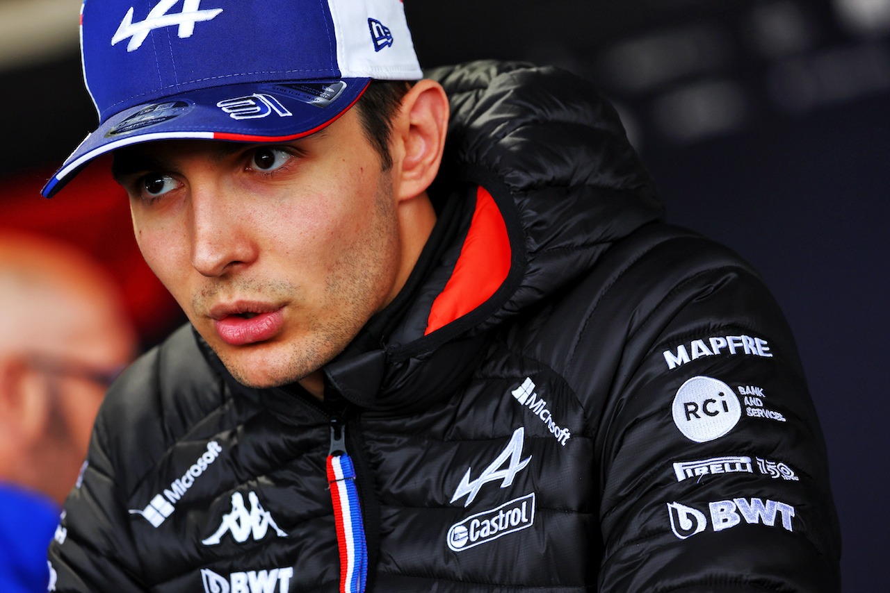 GP GRAN BRETAGNA, Esteban Ocon (FRA) Alpine F1 Team.
30.06.2022. Formula 1 World Championship, Rd 10, British Grand Prix, Silverstone, England, Preparation Day.
- www.xpbimages.com, EMail: requests@xpbimages.com © Copyright: Batchelor / XPB Images