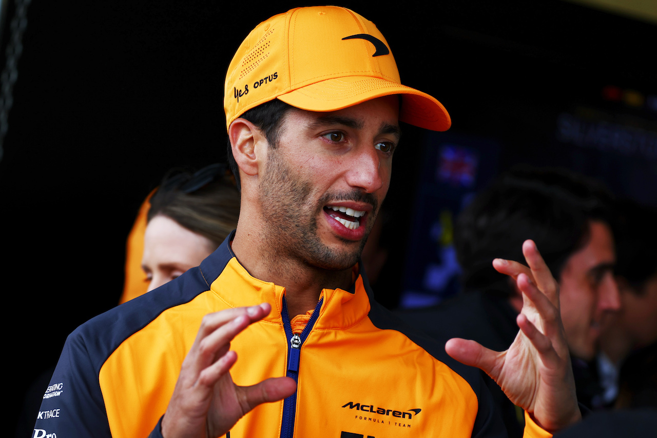 GP GRAN BRETAGNA, Daniel Ricciardo (AUS) McLaren.
30.06.2022. Formula 1 World Championship, Rd 10, British Grand Prix, Silverstone, England, Preparation Day.
- www.xpbimages.com, EMail: requests@xpbimages.com © Copyright: Batchelor / XPB Images