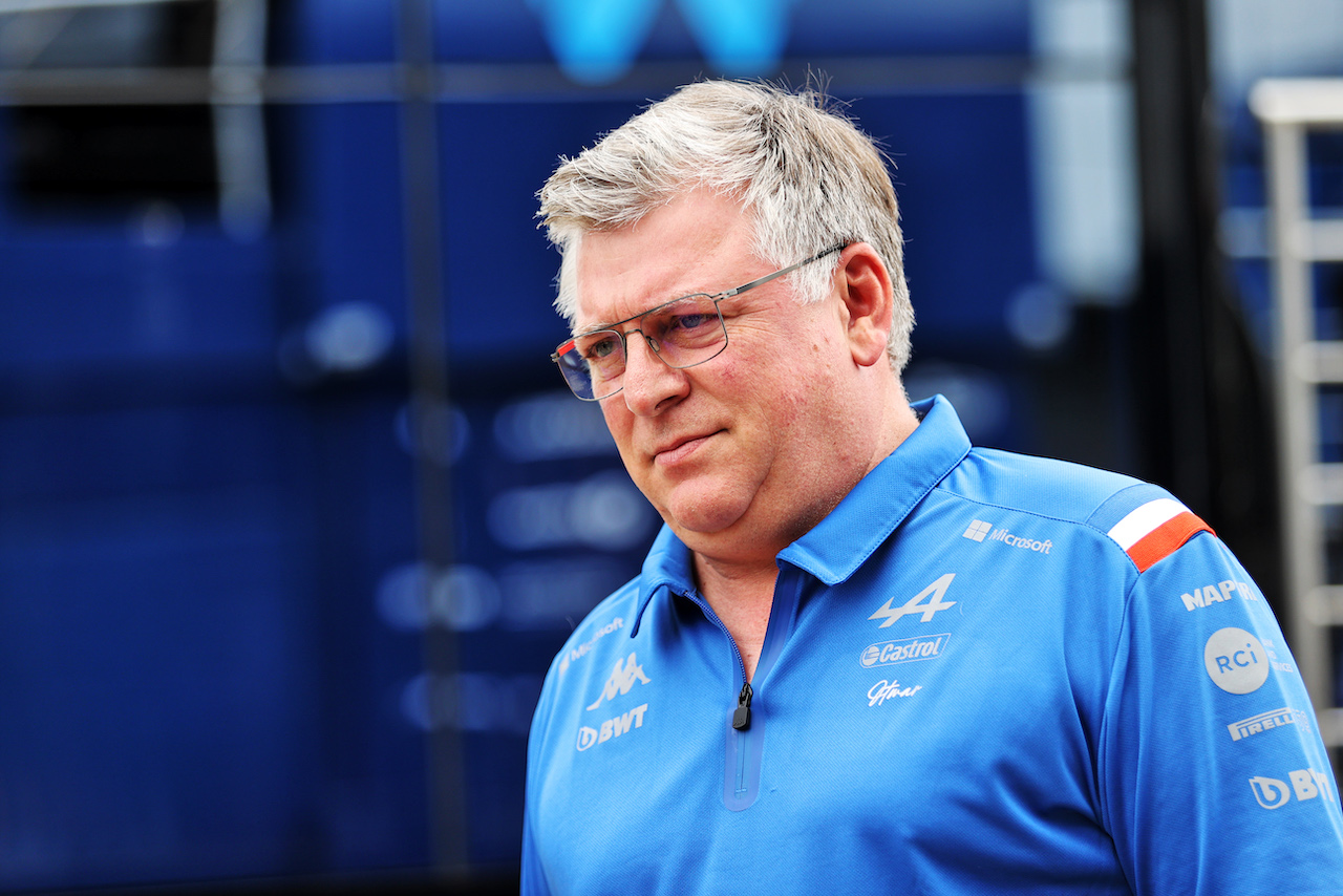 GP GRAN BRETAGNA, Otmar Szafnauer (USA) Alpine F1 Team, Team Principal.
30.06.2022. Formula 1 World Championship, Rd 10, British Grand Prix, Silverstone, England, Preparation Day.
- www.xpbimages.com, EMail: requests@xpbimages.com © Copyright: Moy / XPB Images
