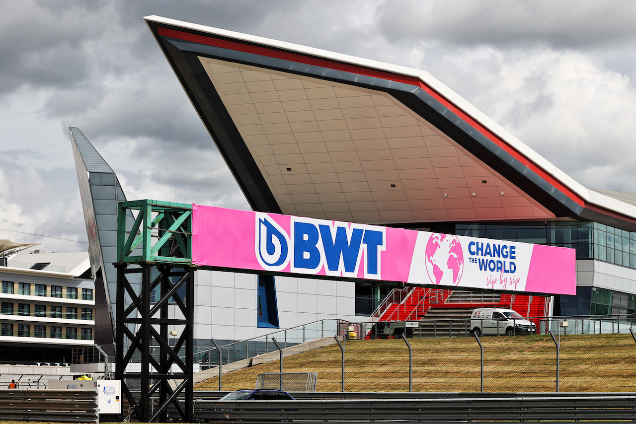 GP GRAN BRETAGNA, Circuit Atmosfera - BWT branding.
30.06.2022. Formula 1 World Championship, Rd 10, British Grand Prix, Silverstone, England, Preparation Day.
- www.xpbimages.com, EMail: requests@xpbimages.com © Copyright: Moy / XPB Images
