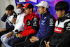 GP GRAN BRETAGNA, (L to R): Pierre Gasly (FRA) AlphaTauri; Lewis Hamilton (GBR) Mercedes AMG F1; Charles Leclerc (MON) Ferrari, Nicholas Latifi (CDN) Williams Racing; e Guanyu Zhou (CHN) Alfa Romeo F1 Team, in the FIA Press Conference.
30.06.2022. Formula 1 World Championship, Rd 10, British Grand Prix, Silverstone, England, Preparation Day.
- www.xpbimages.com, EMail: requests@xpbimages.com © Copyright: Moy / XPB Images